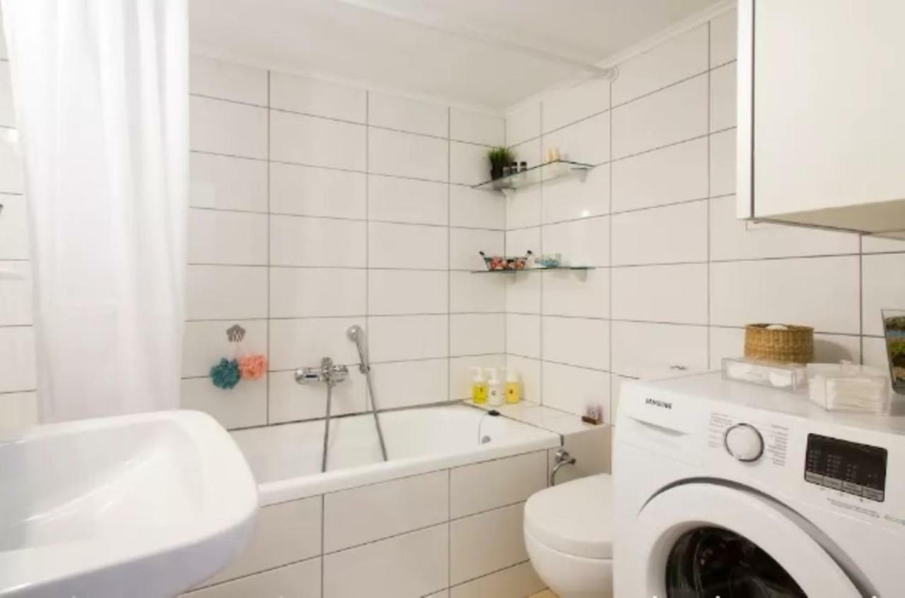 Appartement At Trendy Glyfada'S Center à Athènes Extérieur photo